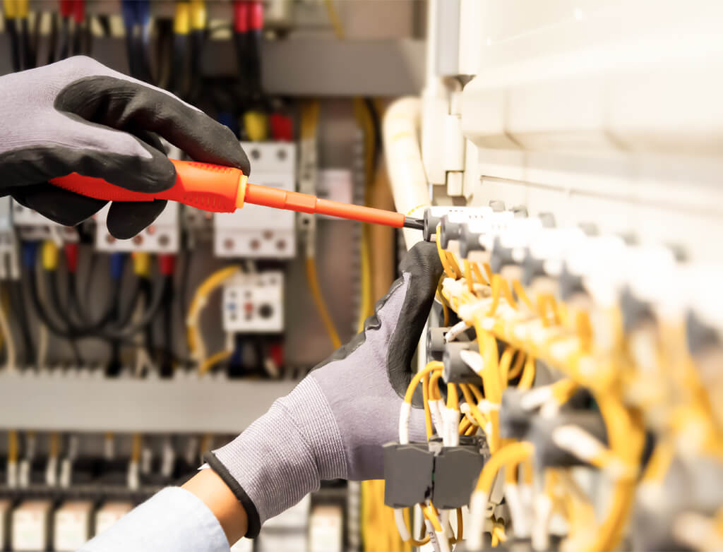 Low Voltage Switchgear Field Services and Maintenance UAE